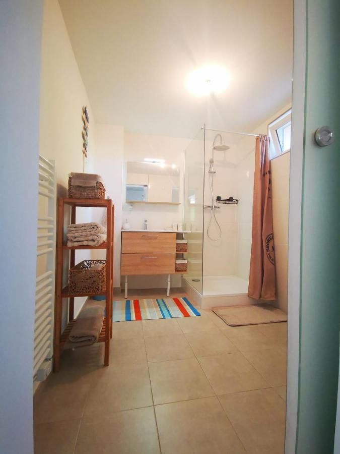 Gites Avec Grande Piscine Et Sa Terrasse Privative Bernis Exteriör bild