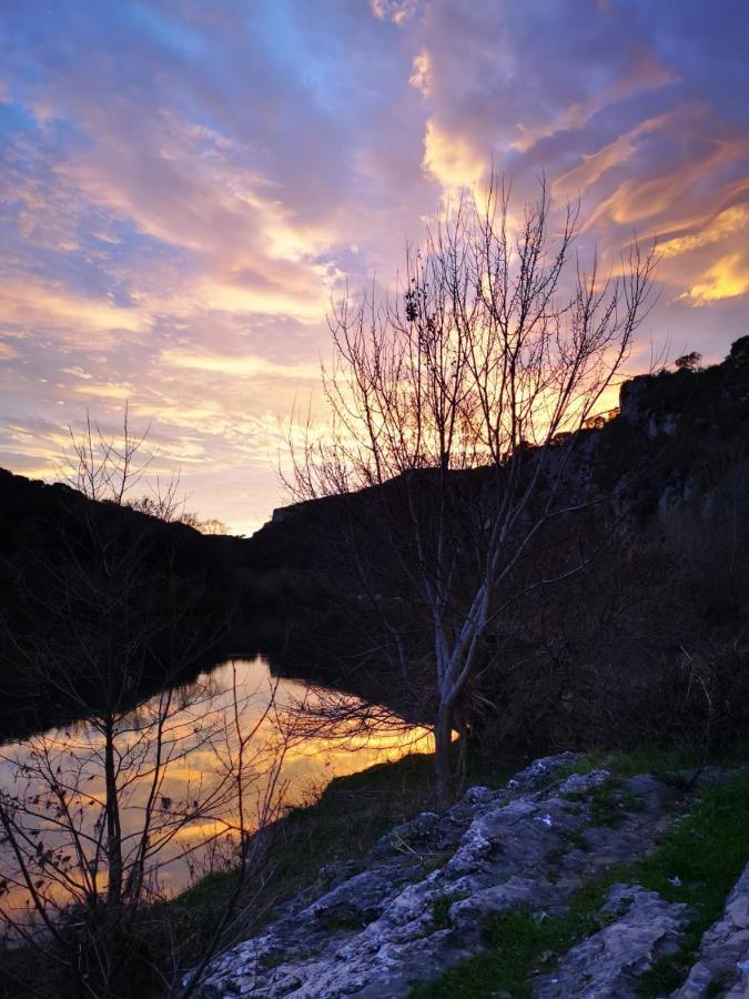 Gites Avec Grande Piscine Et Sa Terrasse Privative Bernis Exteriör bild