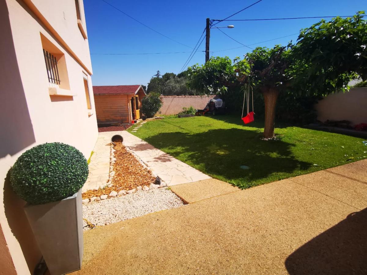 Gites Avec Grande Piscine Et Sa Terrasse Privative Bernis Exteriör bild