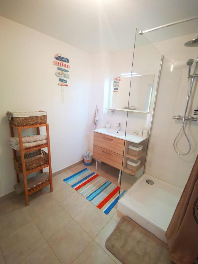 Gites Avec Grande Piscine Et Sa Terrasse Privative Bernis Exteriör bild