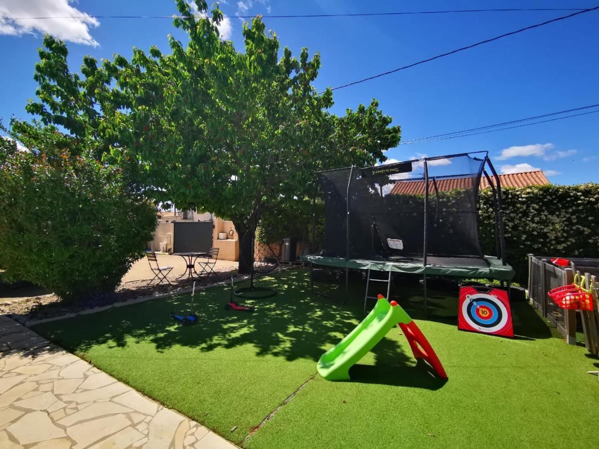 Gites Avec Grande Piscine Et Sa Terrasse Privative Bernis Exteriör bild