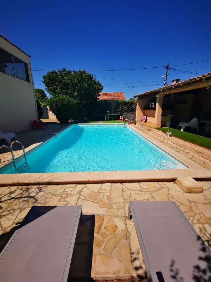 Gites Avec Grande Piscine Et Sa Terrasse Privative Bernis Exteriör bild